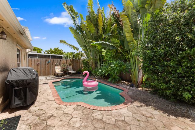 4000 SW 72ND Drive, Davie, FL 33314
