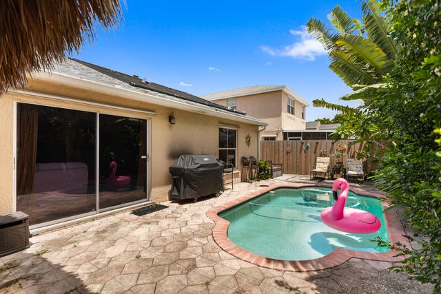 4000 SW 72ND Drive, Davie, FL 33314