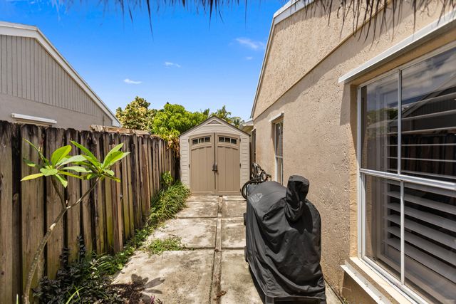 4000 SW 72ND Drive, Davie, FL 33314