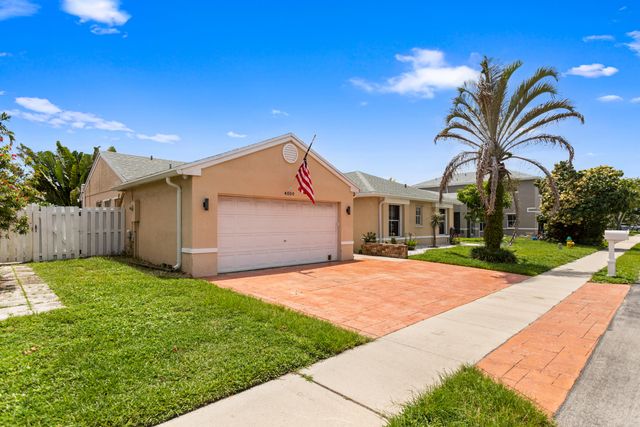 4000 SW 72ND Drive, Davie, FL 33314