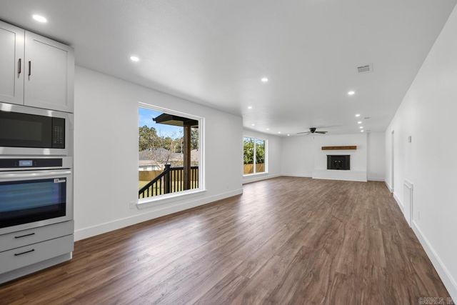 616 E Woodruff Avenue, Sherwood, AR 72120