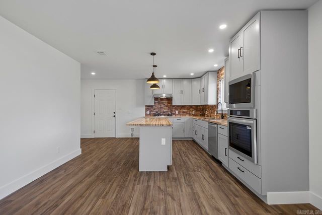 616 E Woodruff Avenue, Sherwood, AR 72120