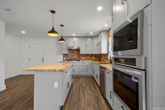 616 E Woodruff Avenue, Sherwood, AR 72120