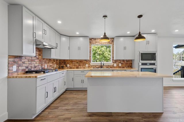 616 E Woodruff Avenue, Sherwood, AR 72120