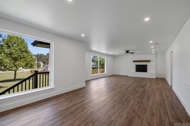 616 E Woodruff Avenue, Sherwood, AR 72120