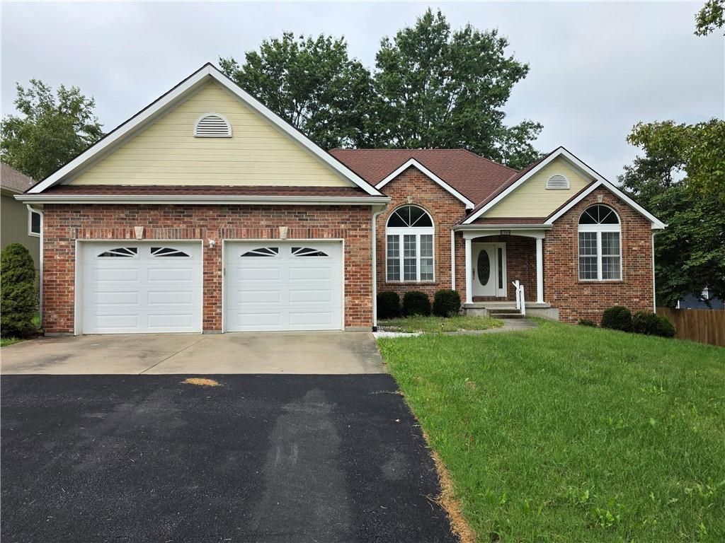 1204 N Elm Street, Louisburg, KS 66053