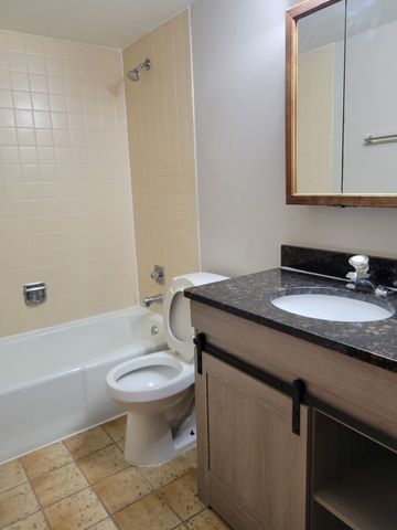 1257 Harding Avenue B1, Des Plaines, IL 60016