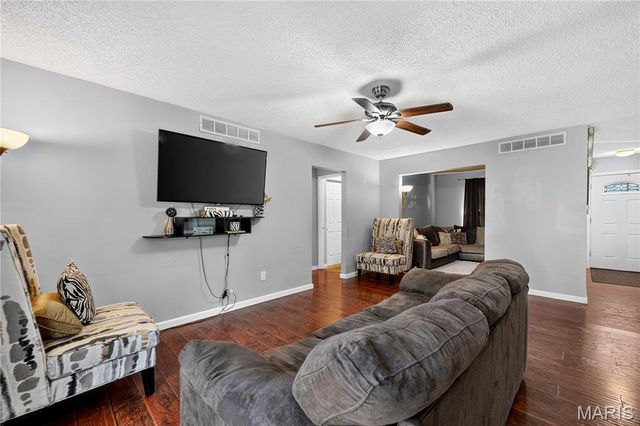 1124 Teson Road, Hazelwood, MO 63042