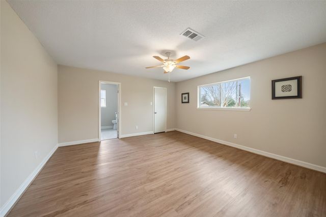 355 Windsor Square, Alvin, TX 77511