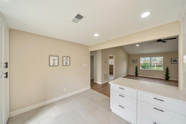 355 Windsor Square, Alvin, TX 77511