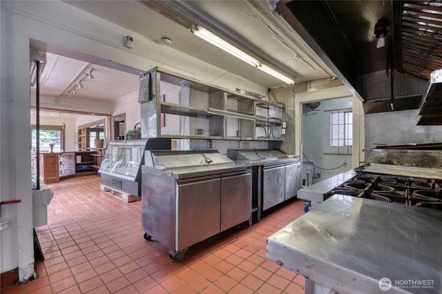 1379 Gulf Road, Point Roberts, WA 98281