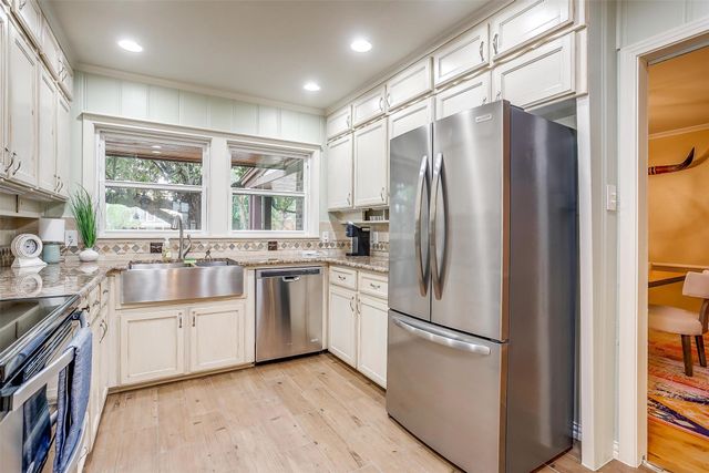 1505 N Riverside Drive, Fort Worth, TX 76111