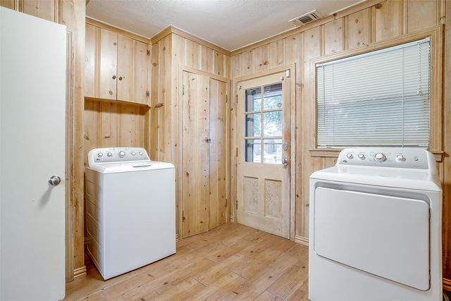 1505 N Riverside Drive, Fort Worth, TX 76111