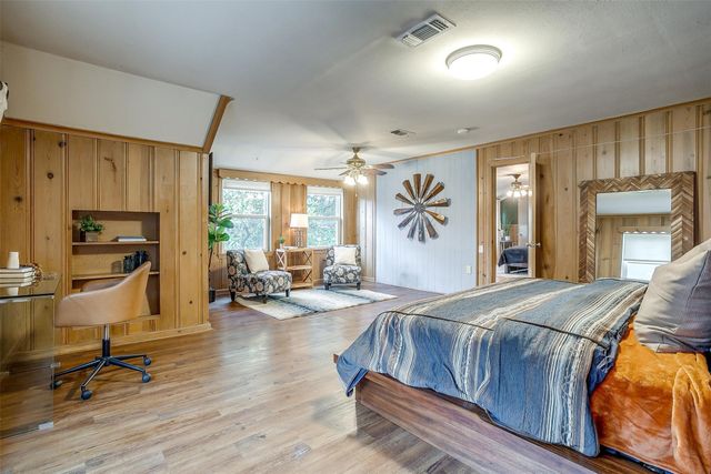 1505 N Riverside Drive, Fort Worth, TX 76111