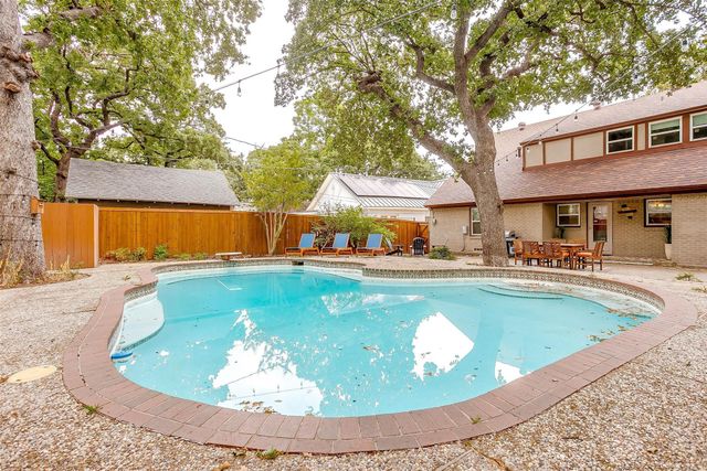 1505 N Riverside Drive, Fort Worth, TX 76111