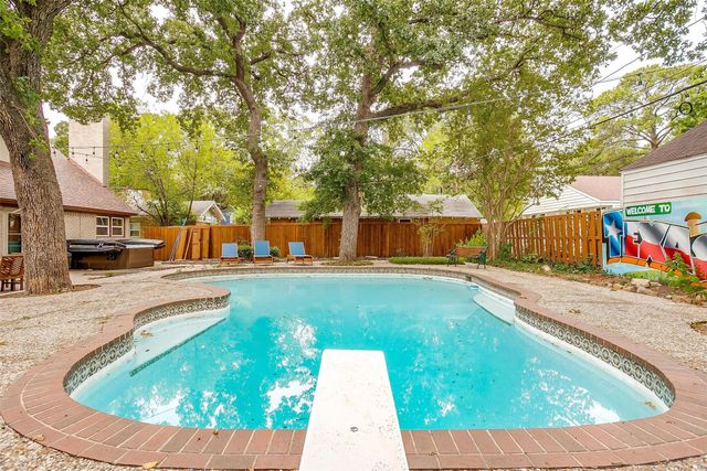 1505 N Riverside Drive, Fort Worth, TX 76111