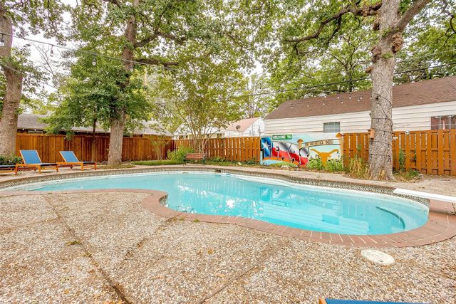 1505 N Riverside Drive, Fort Worth, TX 76111