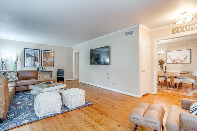 1505 N Riverside Drive, Fort Worth, TX 76111