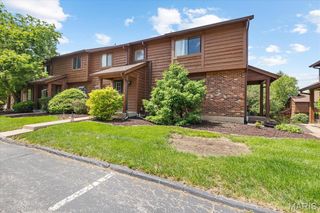 228 Cedar Grove Drive D, St Charles, MO 63304
