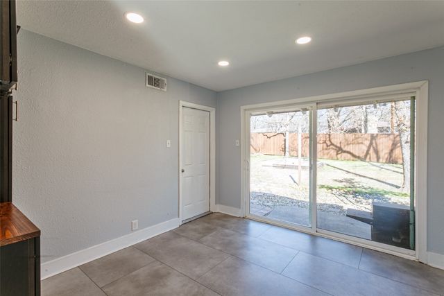 604 Oakwood Avenue, Hurst, TX 76053