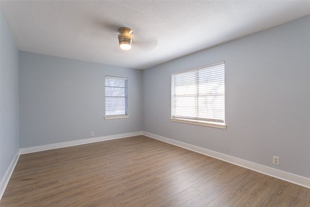 604 Oakwood Avenue, Hurst, TX 76053