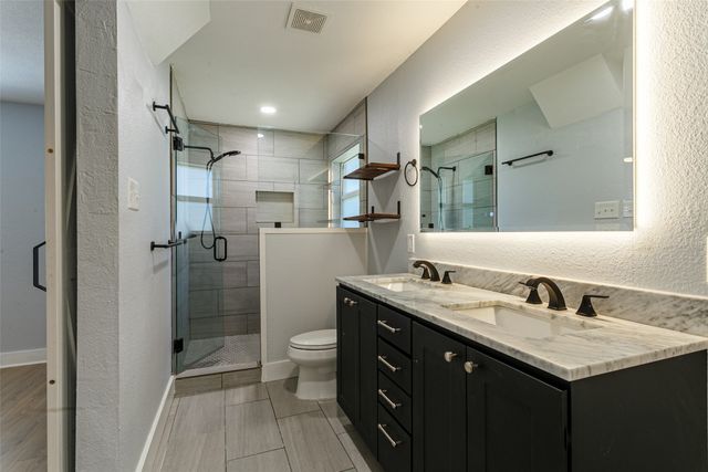 604 Oakwood Avenue, Hurst, TX 76053