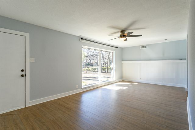 604 Oakwood Avenue, Hurst, TX 76053