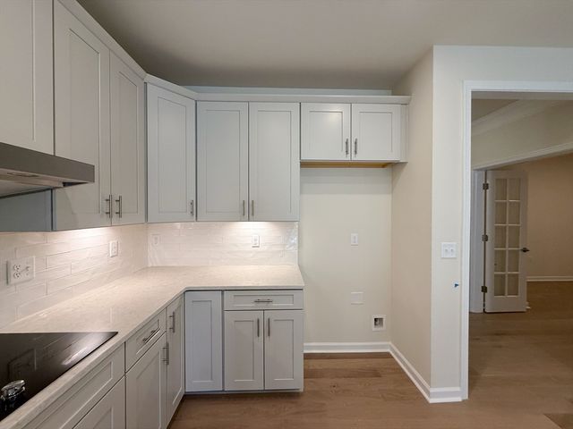 6 Stratton Dr 110, Woburn, MA 01801