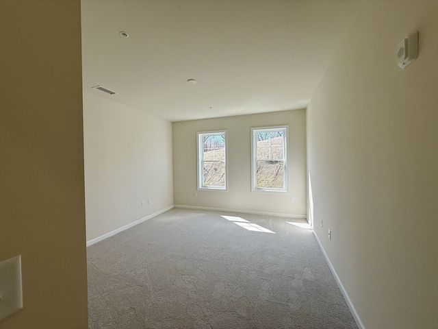 6 Stratton Dr 110, Woburn, MA 01801