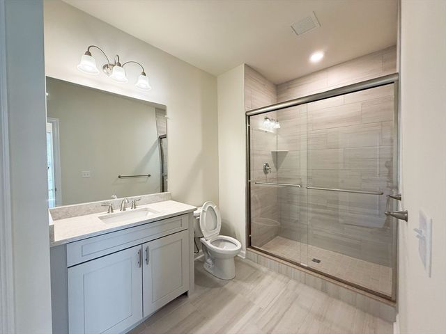 6 Stratton Dr 110, Woburn, MA 01801