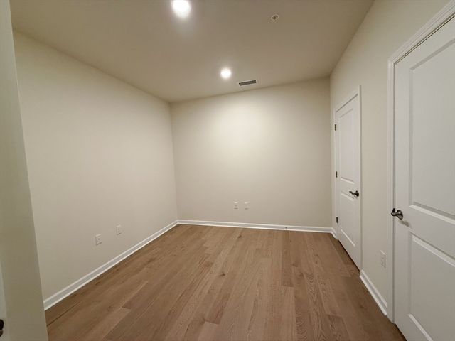 6 Stratton Dr 110, Woburn, MA 01801