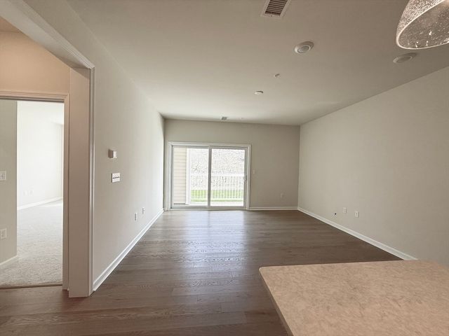 6 Stratton Dr 110, Woburn, MA 01801