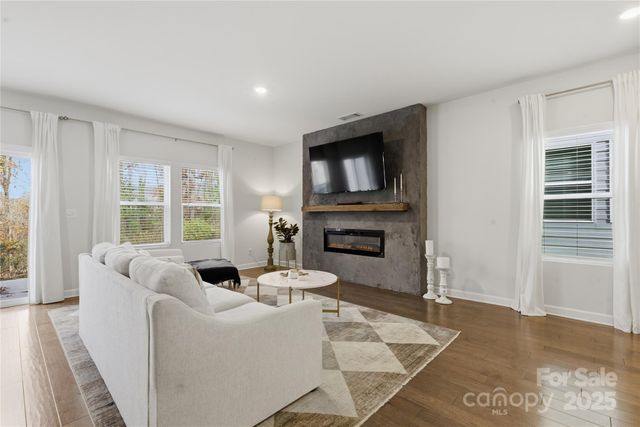 3528 Auburn Curb Road, Charlotte, NC 28217