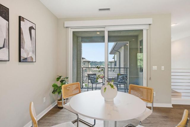 2902 Via Alta, San Diego, CA 92108