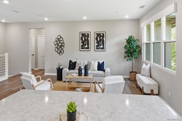 2902 Via Alta, San Diego, CA 92108