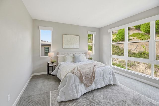 2902 Via Alta, San Diego, CA 92108