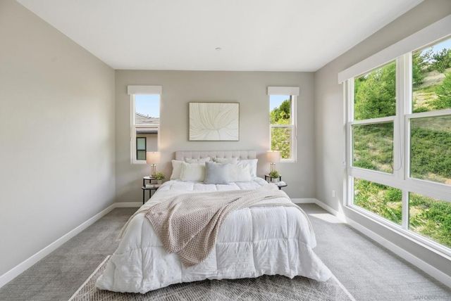 2902 Via Alta, San Diego, CA 92108