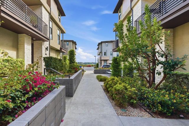 2902 Via Alta, San Diego, CA 92108