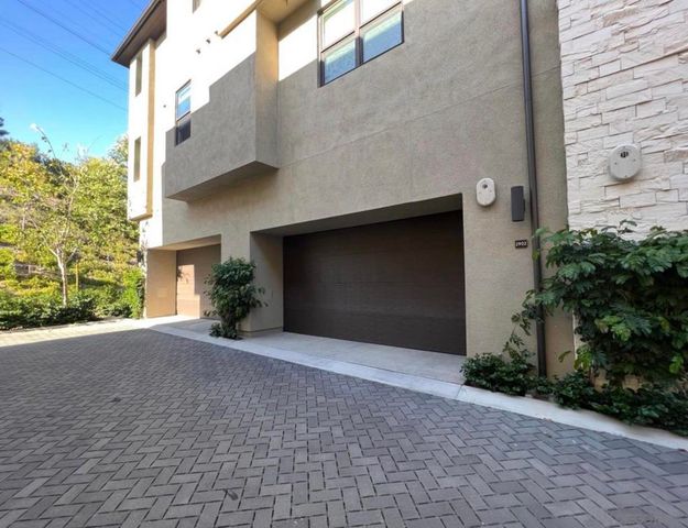 2902 Via Alta, San Diego, CA 92108