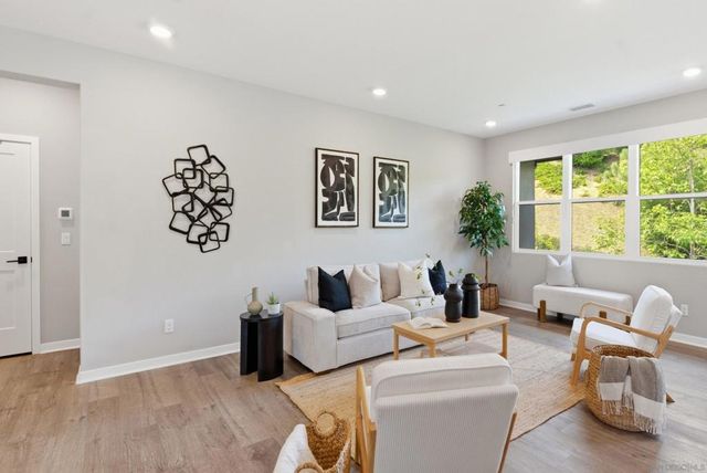 2902 Via Alta, San Diego, CA 92108