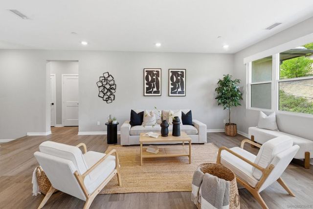 2902 Via Alta, San Diego, CA 92108