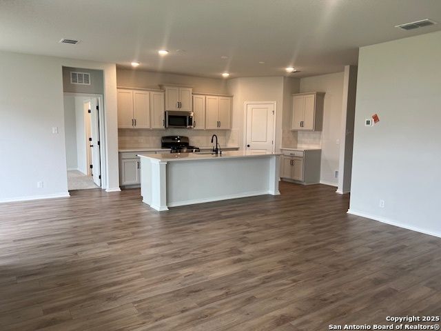 105 BEVERIDGE, Seguin, TX 78155