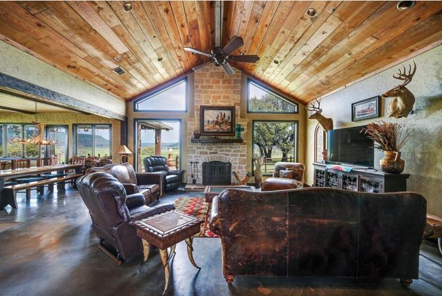 1084 Beddo Mountain, Santo, TX 76472