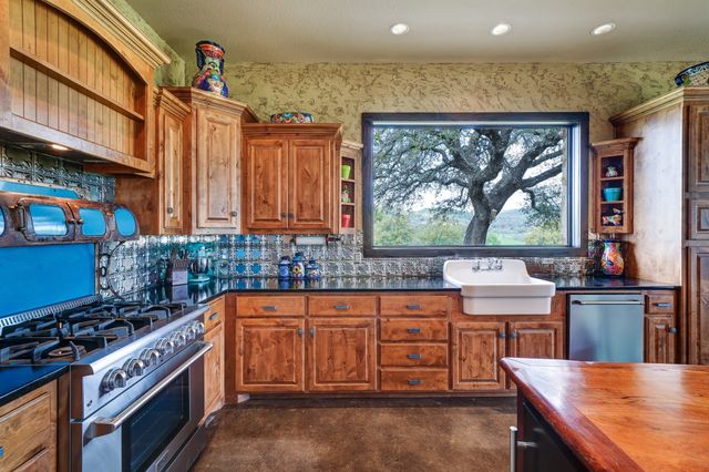 1084 Beddo Mountain, Santo, TX 76472