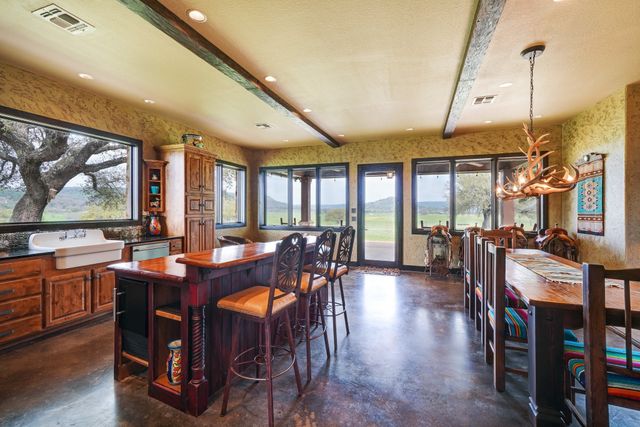 1084 Beddo Mountain, Santo, TX 76472