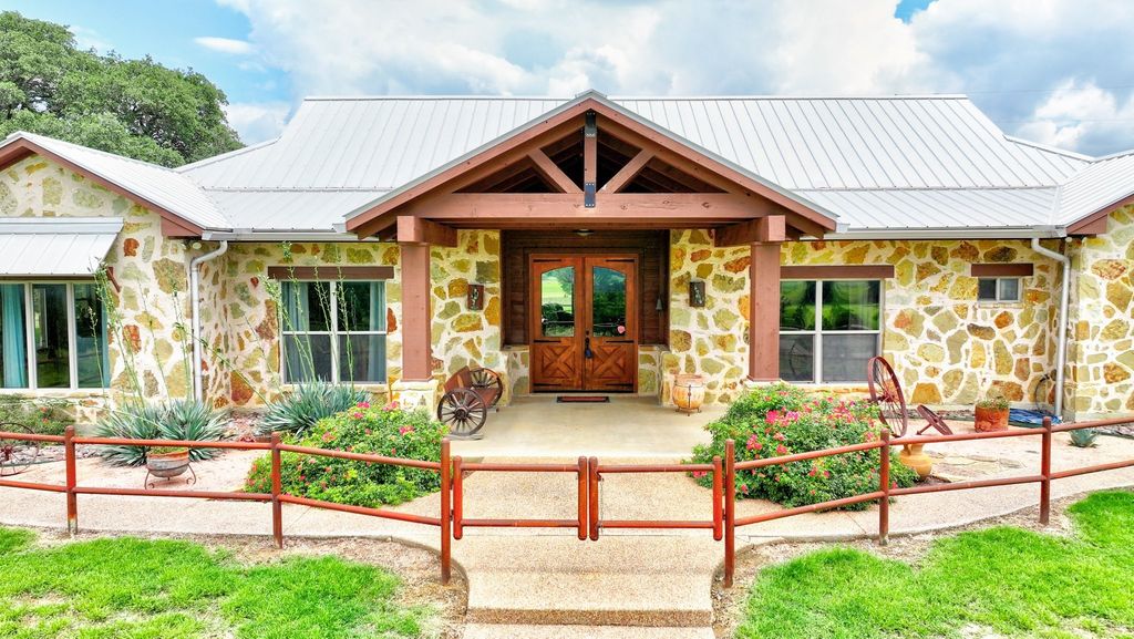 1084 Beddo Mountain, Santo, TX 76472