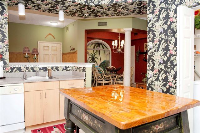 533 NE 3rd Ave 147, Fort Lauderdale, FL 33301