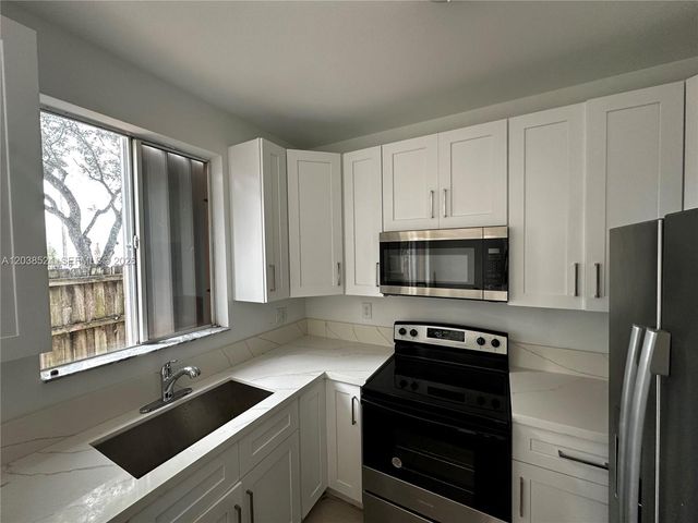 2452 SE 14th Ave 284, Homestead, FL 33035