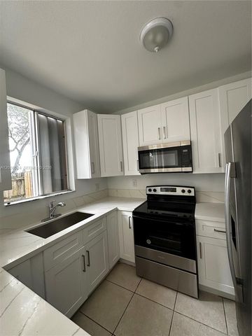 2452 SE 14th Ave 284, Homestead, FL 33035