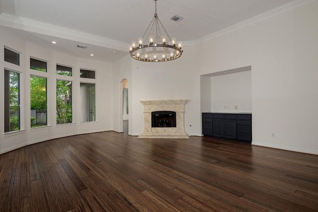 11 Lansdowne, The Woodlands, TX 77382